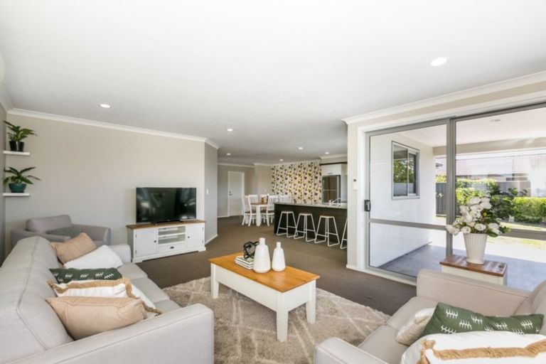 Photo of property in 15 Kapiti Drive, Poraiti, Napier, 4112