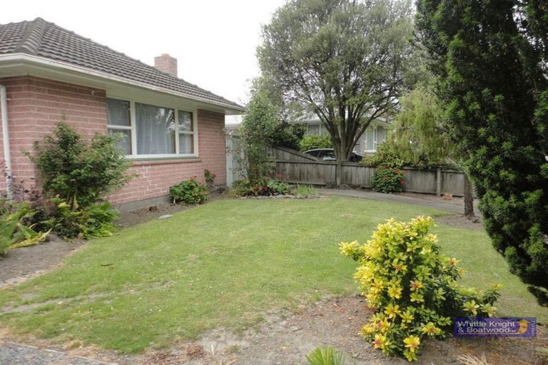 Photo of property in 120 Grimseys Road, Redwood, Christchurch, 8051