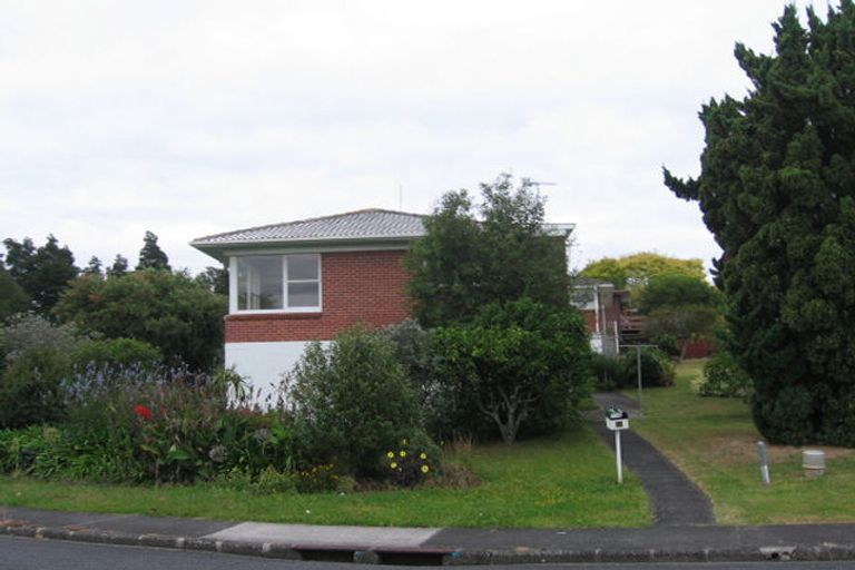 Photo of property in 1/35 Evelyn Place, Hillcrest, Auckland, 0627