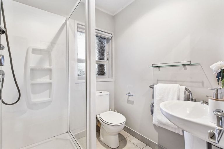 Photo of property in 3/14 Frieston Road, Milford, Auckland, 0620