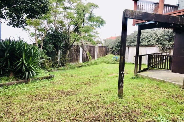 Photo of property in 23 Elizabeth Drive, West Harbour, Auckland, 0618