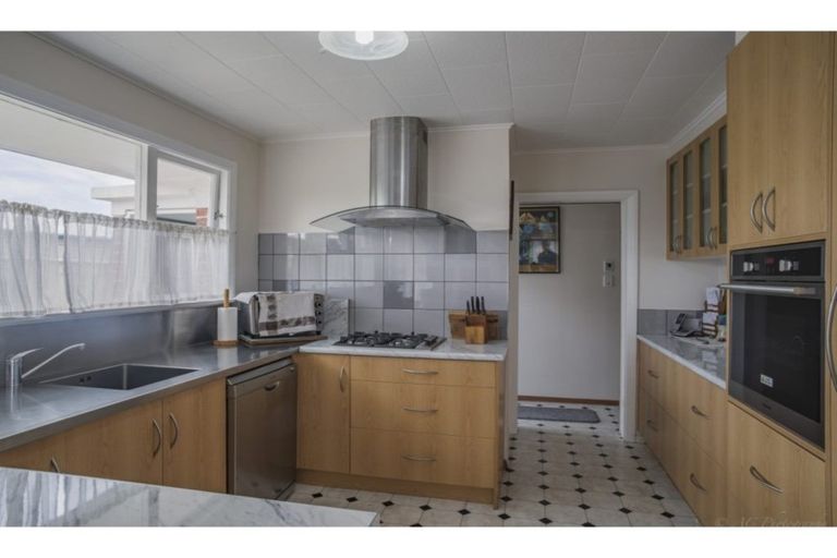 Photo of property in 28 Saint George Street, Watlington, Timaru, 7910