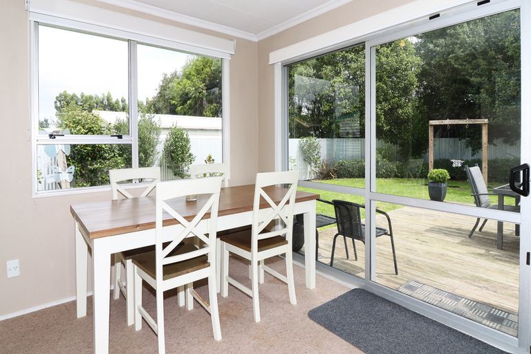 Photo of property in 22 Kupe Drive, Carterton, 5713