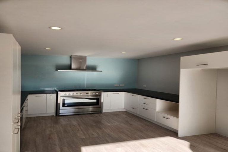 Photo of property in 16 Robertson Street, Elderslea, Upper Hutt, 5018