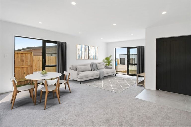 Photo of property in 9 Poutawa Lane, Clarks Beach, 2122