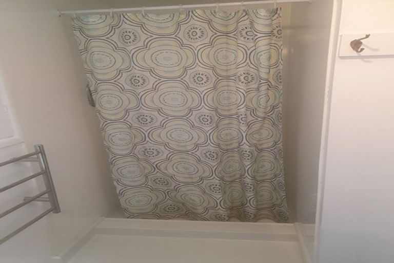 Photo of property in 102 Saddleback Rise, Murrays Bay, Auckland, 0630