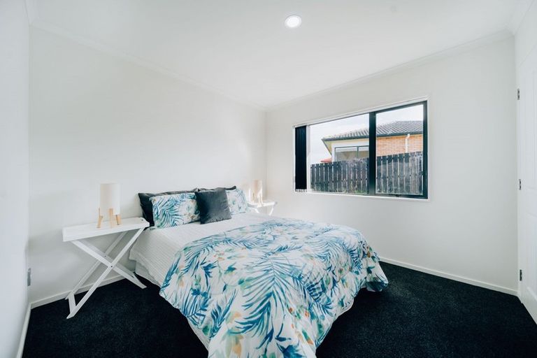 Photo of property in 4 Eloise Place, Clendon Park, Auckland, 2103