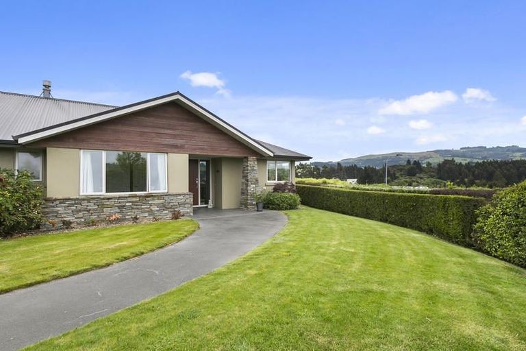 Photo of property in 9 Sunninghurst Drive, Fairfield, Dunedin, 9018