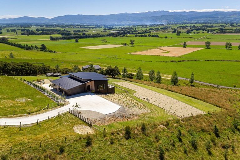 Photo of property in 12 Airstrip Ridge Road, Parkvale, Carterton, 5792