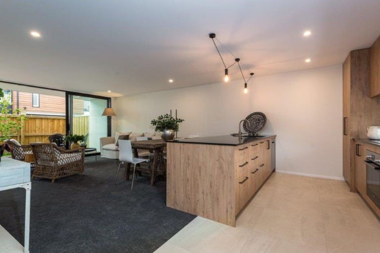 Photo of property in 2/10 Bishop Street, St Albans, Christchurch, 8014