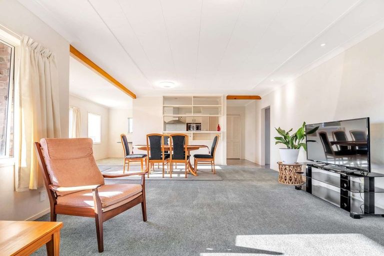 Photo of property in 1/186 Marine Parade, Mount Maunganui, 3116