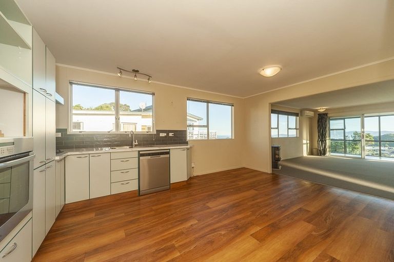 Photo of property in 46 Cypress Drive, Maungaraki, Lower Hutt, 5010