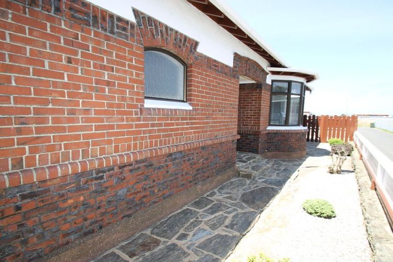 Photo of property in 203 Macandrew Road, South Dunedin, Dunedin, 9012