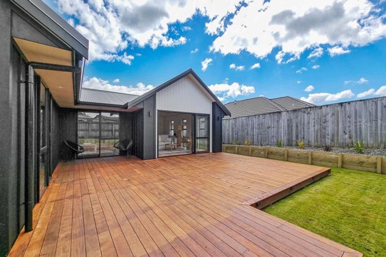 Photo of property in 11 Hamon Place, Pukehangi, Rotorua, 3015