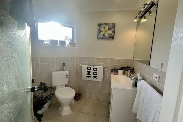 Photo of property in 179 Lakeside Drive, Orewa, 0931