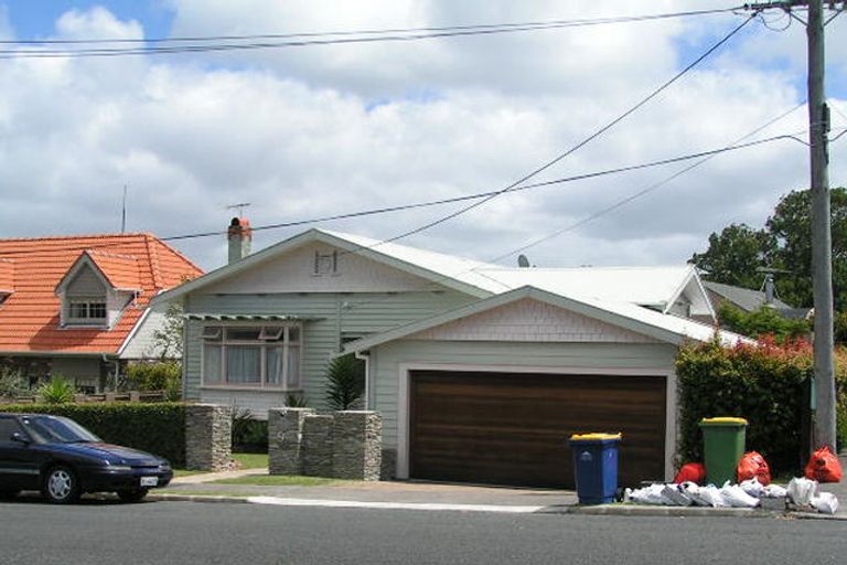 Photo of property in 2/9 Hororata Road, Hauraki, Auckland, 0622