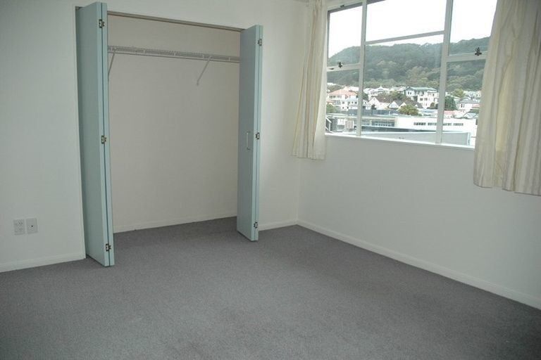 Photo of property in Grandstand Apartments, 6/80 Kent Terrace, Mount Victoria, Wellington, 6011