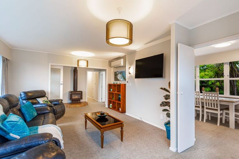 Photo of property in 114a Colwill Road, Massey, Auckland, 0614