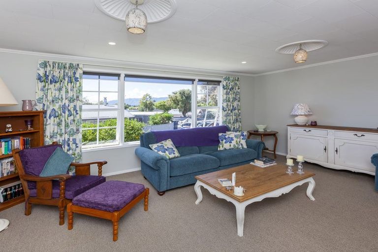 Photo of property in 75 Eatwell Avenue, Paraparaumu Beach, Paraparaumu, 5032