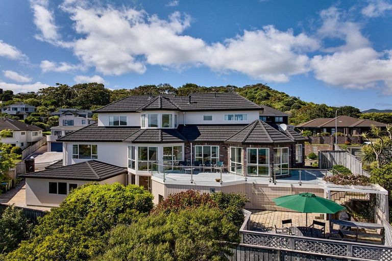 Photo of property in 4 Tombane Terrace, Papakowhai, Porirua, 5024