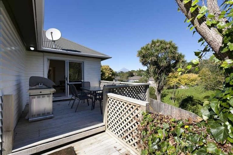 Photo of property in 10a Camden Street, Vogeltown, New Plymouth, 4310