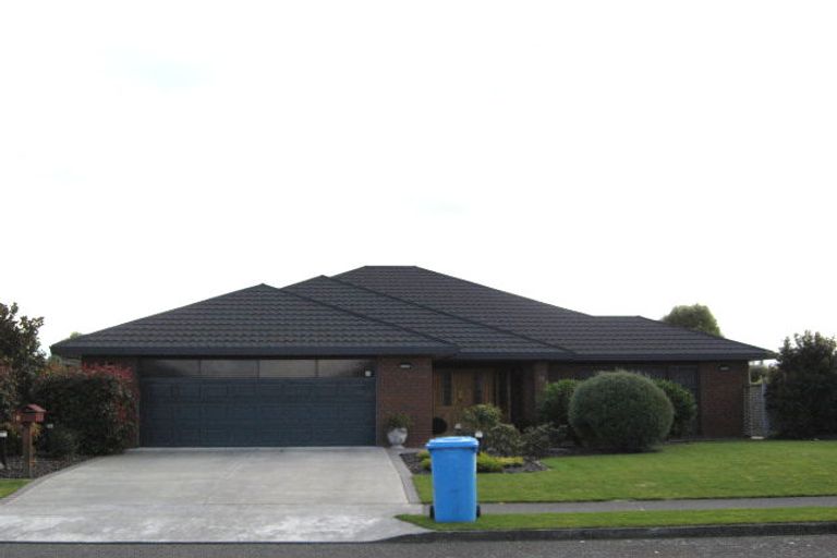 Photo of property in 18 Easton Way, Levin, 5510