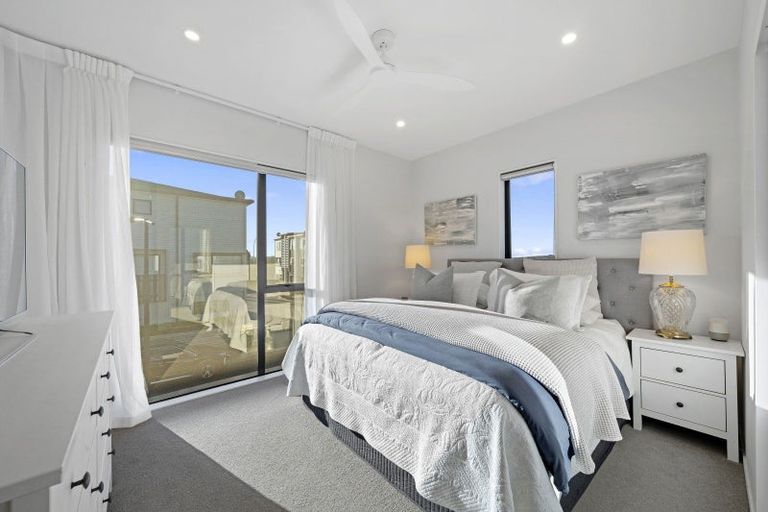 Photo of property in 2 Pottery Crescent, Hobsonville, Auckland, 0618