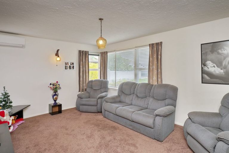 Photo of property in 39 Lake Terrace Road, Burwood, Christchurch, 8061