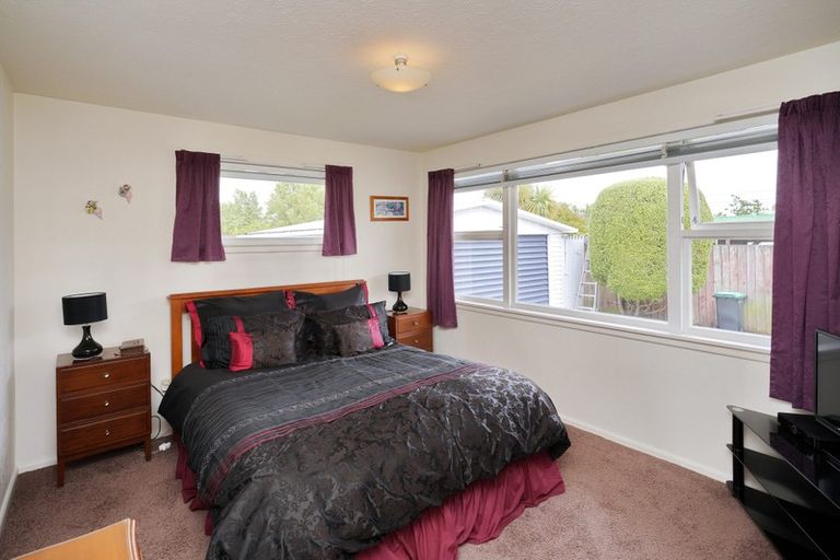 Photo of property in 39 Lake Terrace Road, Burwood, Christchurch, 8061