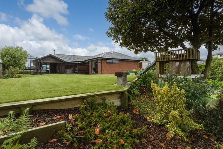 Photo of property in 110 Waikite Road, Welcome Bay, Tauranga, 3175
