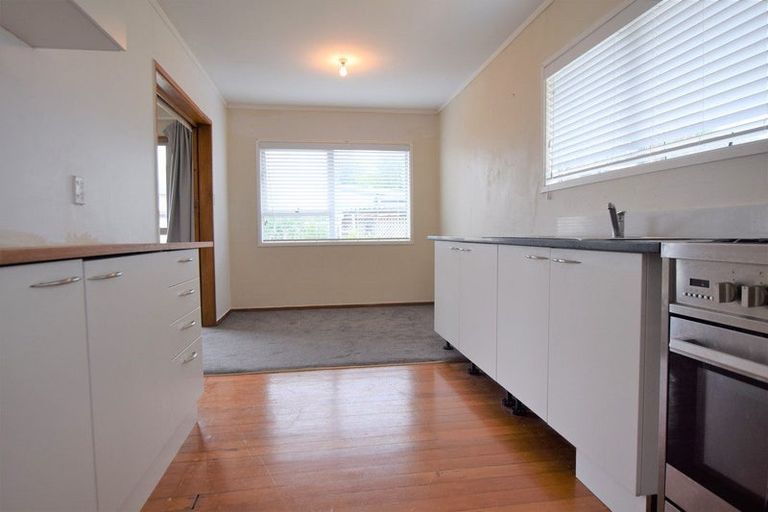 Photo of property in 11a Brunner Road, Glen Eden, Auckland, 0602