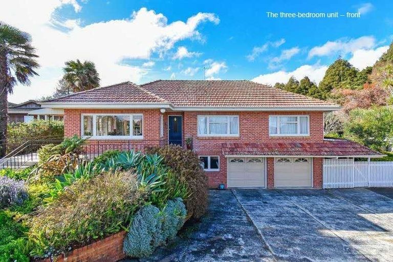 Photo of property in 39 Grande Vue Road, Hillpark, Auckland, 2102