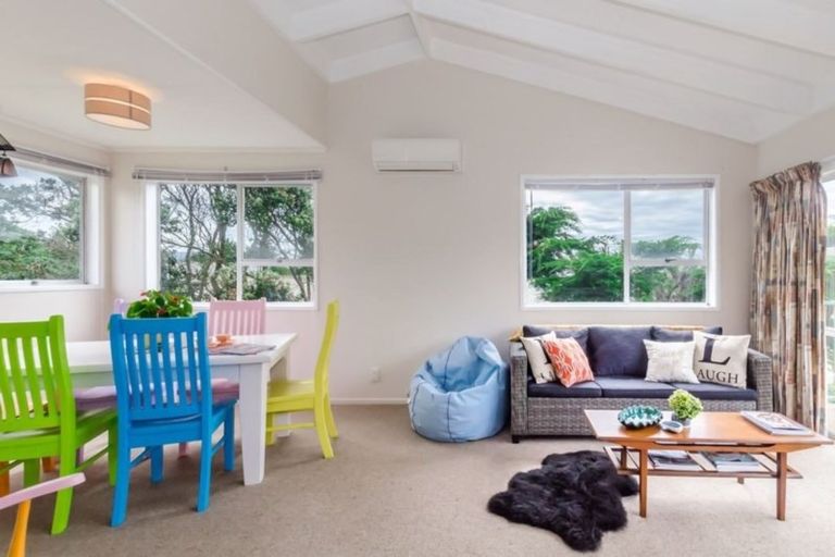 Photo of property in 10 Konini Crescent, Waikanae Beach, Waikanae, 5036