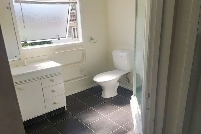 Photo of property in 2/70 Glamorgan Drive, Torbay, Auckland, 0630