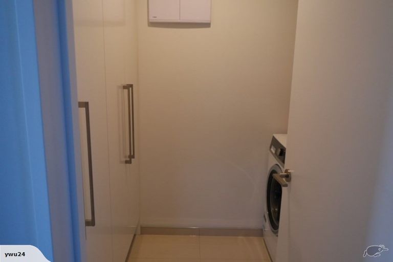 Photo of property in 129 Warren Crescent, Hillmorton, Christchurch, 8025