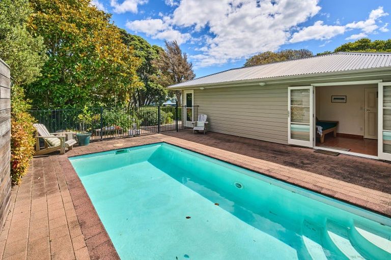 Photo of property in 15 Kainui Road, Raumati South, Paraparaumu, 5032