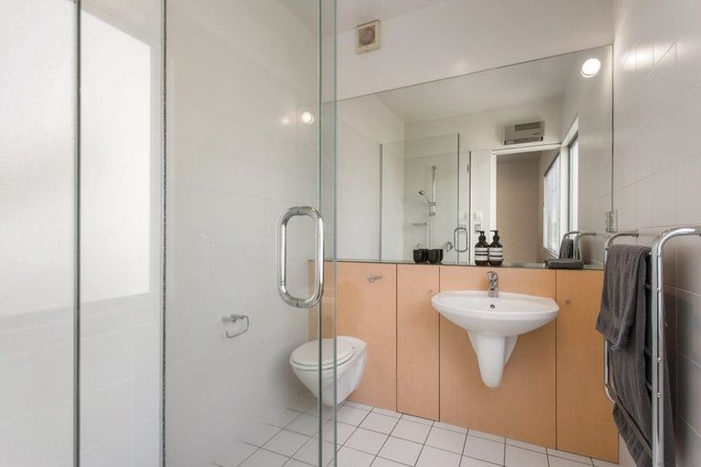 Photo of property in 30 Carlton Mill Road, Merivale, Christchurch, 8014