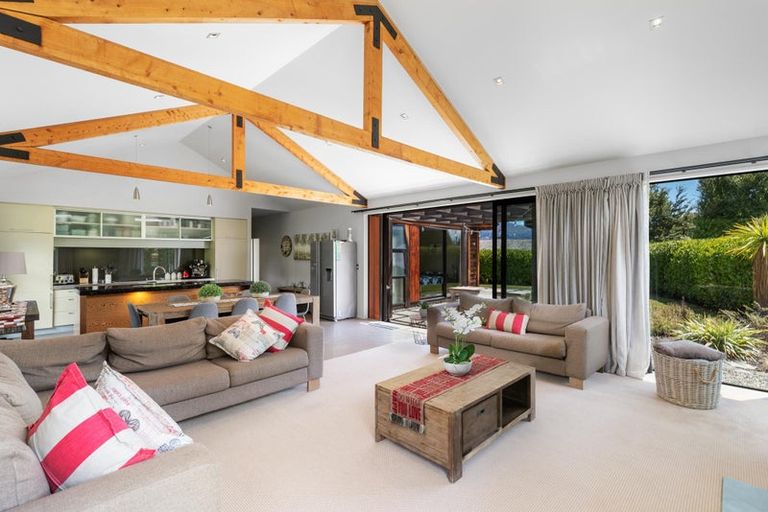 Photo of property in 18 Rannoch Drive, Jacks Point, Queenstown, 9371