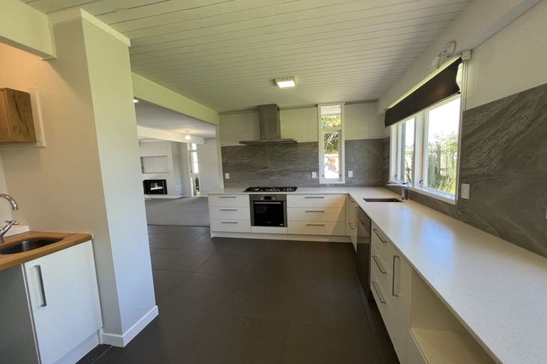 Photo of property in 5 Booralee Avenue, Botany Downs, Auckland, 2010
