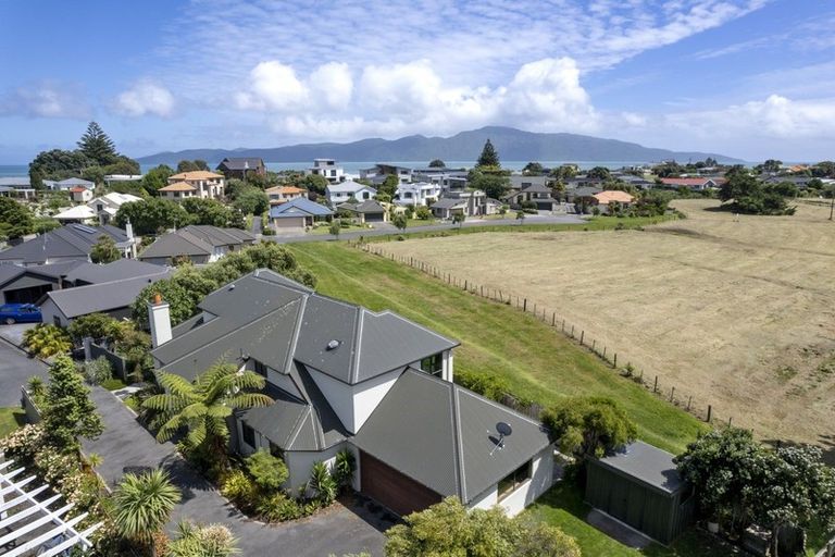 Photo of property in 8 Avion Terrace, Raumati Beach, Paraparaumu, 5032