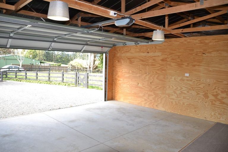 Photo of property in 580 Burtt Road, Runciman, Drury, 2578