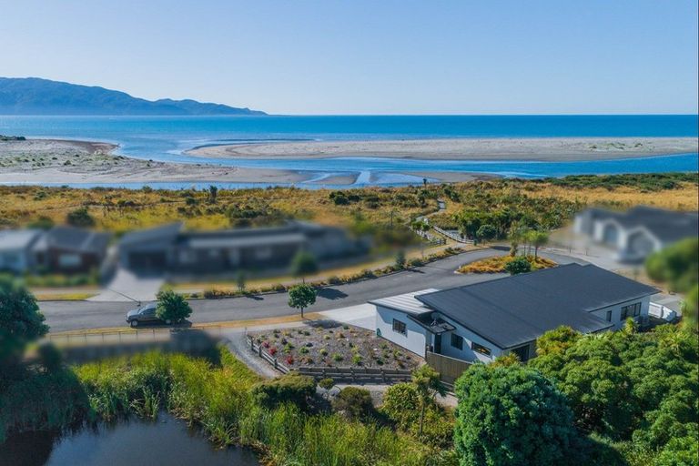 Photo of property in 12 Takahe Drive, Paraparaumu Beach, Paraparaumu, 5032