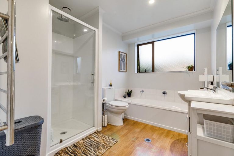 Photo of property in 169k Colwill Road, Massey, Auckland, 0614