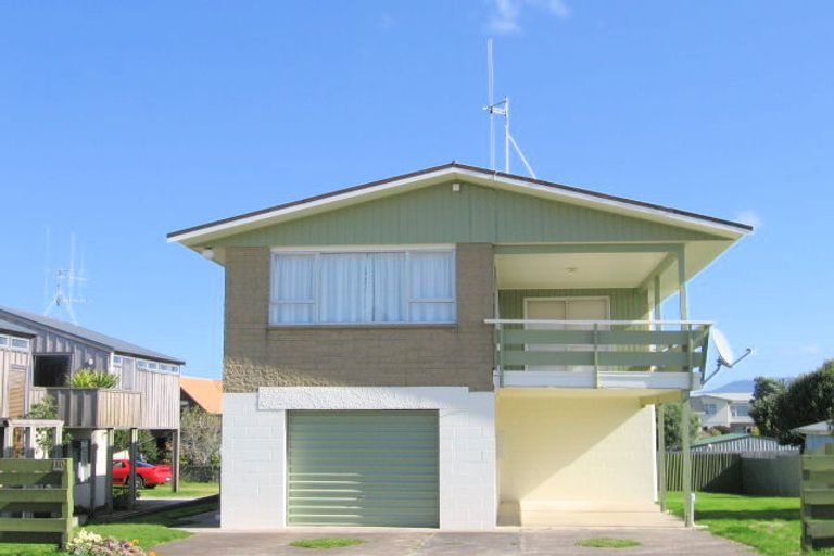Photo of property in 110 Karewa Parade, Papamoa Beach, Papamoa, 3118
