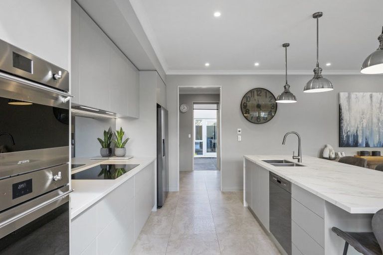 Photo of property in 90 Memorial Avenue, Ilam, Christchurch, 8053