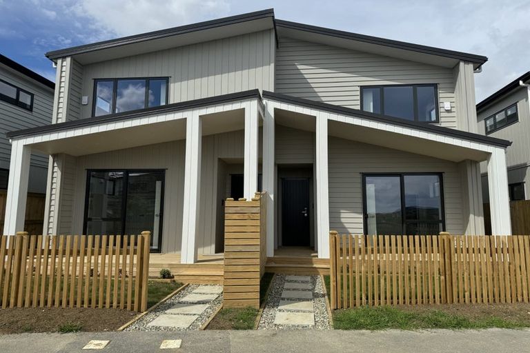 Photo of property in 8 Kapeta Lane, Karaka, 2113