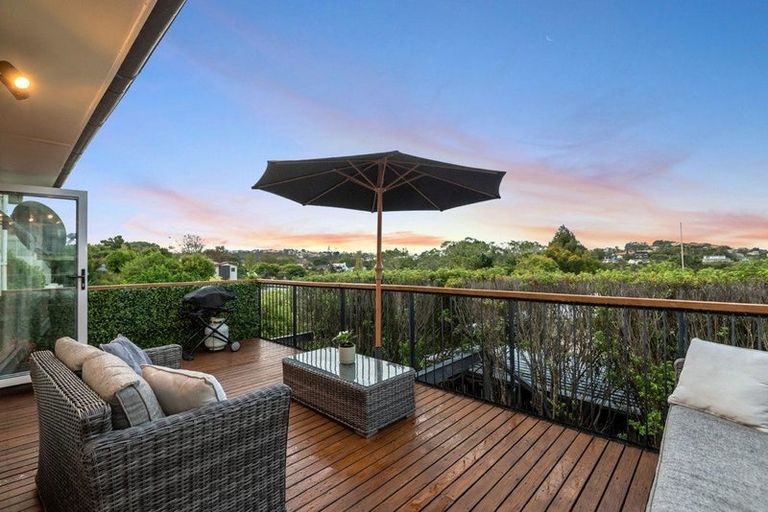 Photo of property in 4/37 Onewa Road, Northcote, Auckland, 0627