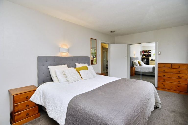 Photo of property in 57 Liverton Crescent, Bishopdale, Christchurch, 8053