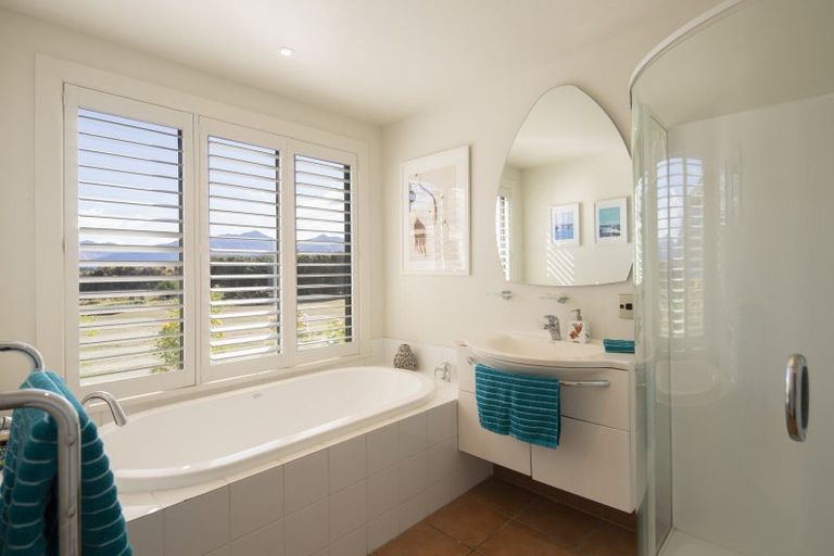 Photo of property in 5 Scenic Drive, Drift Bay, Queenstown, 9371