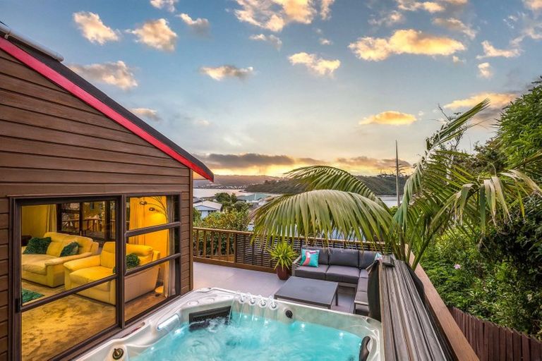 Photo of property in 30 Brora Crescent, Papakowhai, Porirua, 5024